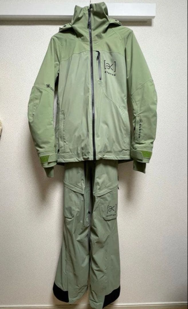 年末値下げ中　Burton [ak] レディースウェア 上下セット　xs サイズ