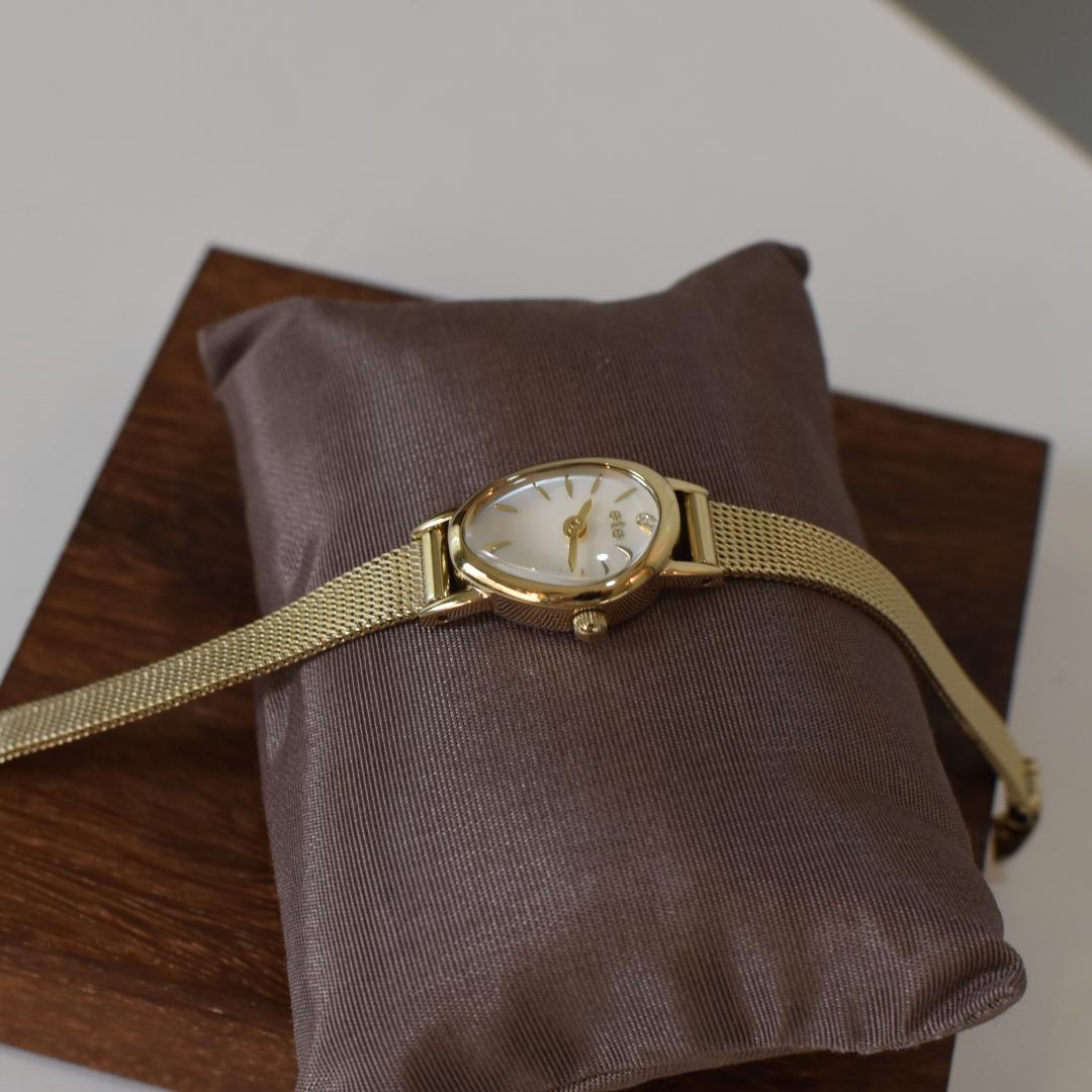 〇 ete 〇エテ　　腕時計　ジェムフェイス　レディース　　ダイヤ