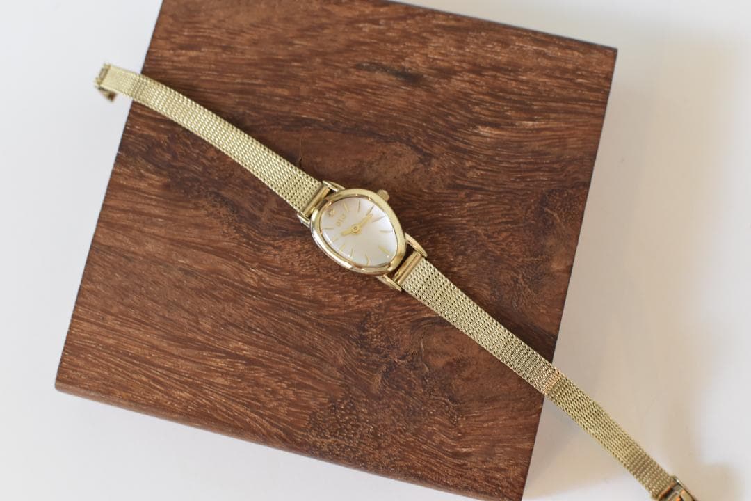 〇 ete 〇エテ　　腕時計　ジェムフェイス　レディース　　ダイヤ