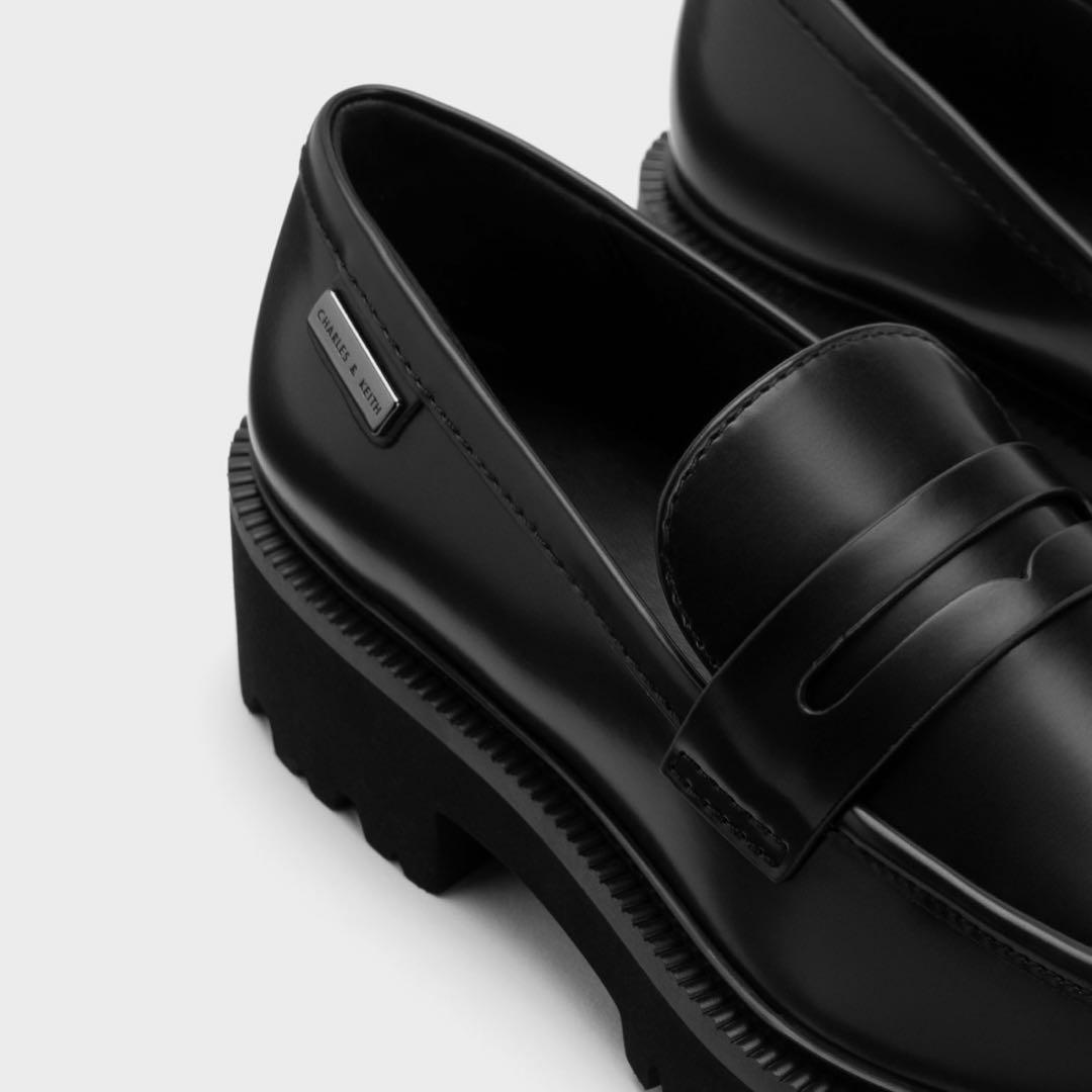 CHARLES & KEITH カバードリッジソール ローファー