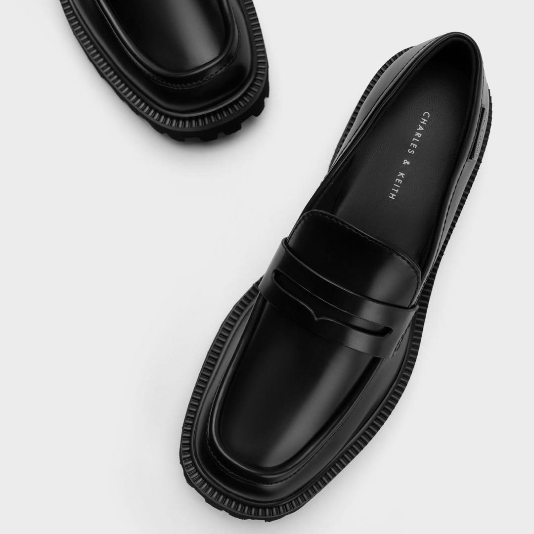 CHARLES & KEITH カバードリッジソール ローファー