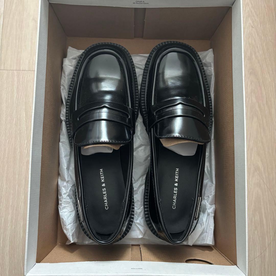 CHARLES & KEITH カバードリッジソール ローファー