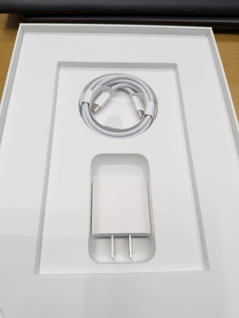 SIMフリー iPad Air M3 11インチ 128GB充放電回数７回ケース