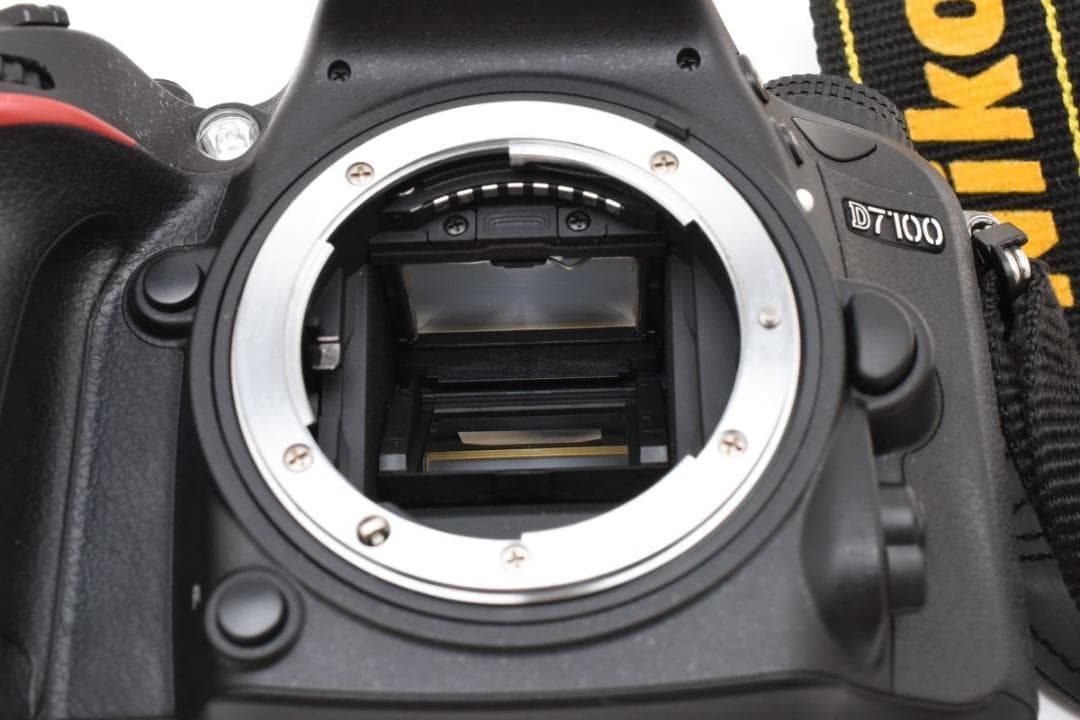 良品　Nikon D7100 ダブルレンズ/SD32GB/フィルム/スマホ転送
