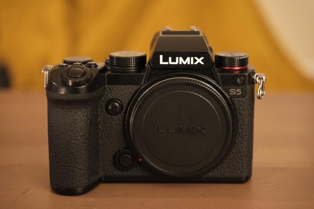 LUMIX S5 & 20-60mm f3.5-5.6 フルサイズミラーレス一眼