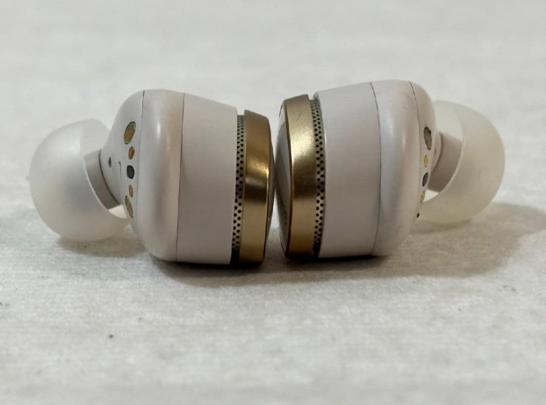 J*e様 Bowers & Wilkins Pi8 ワイヤレスイヤホン ホワイト