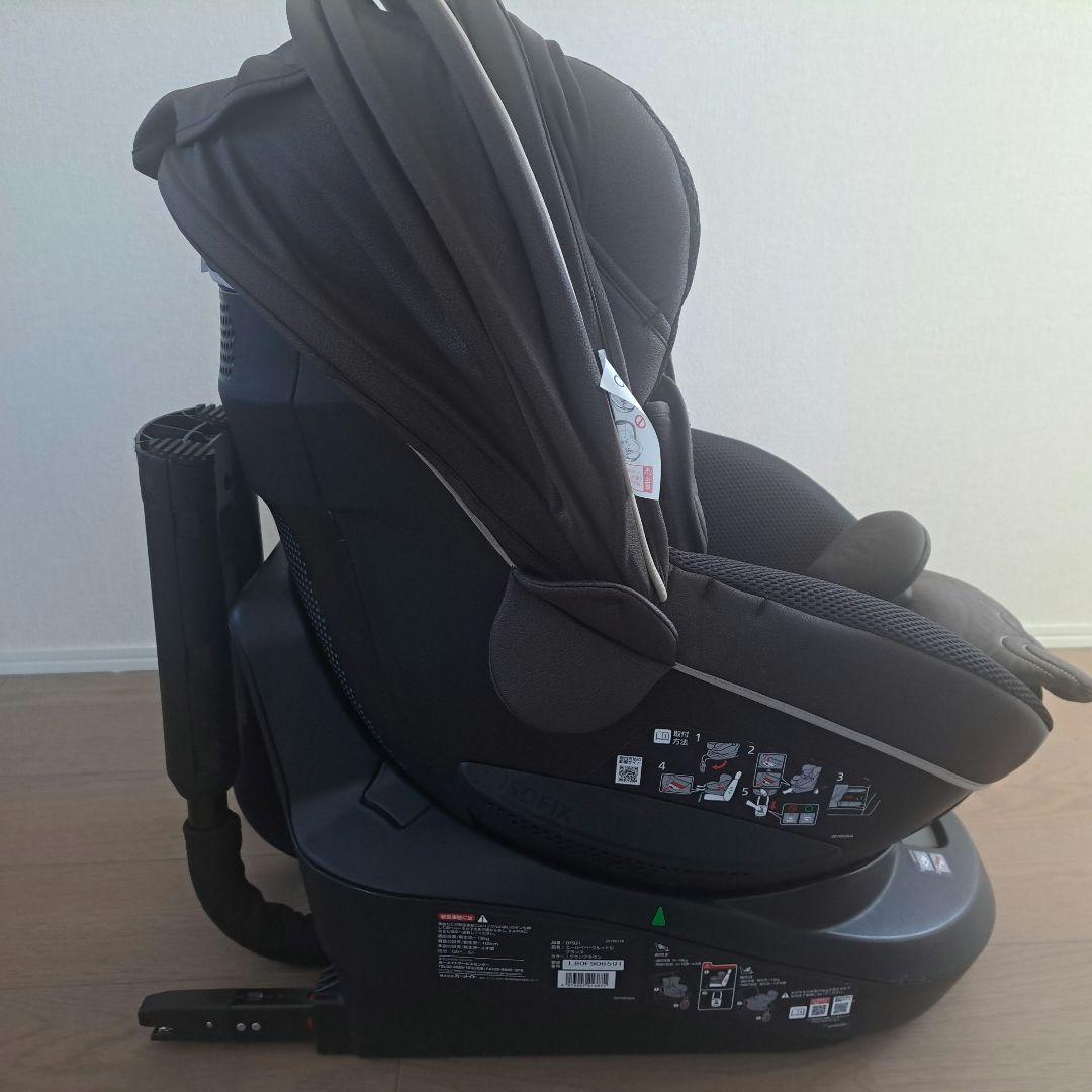 エールベベ　ダークブラウン 車用チャイルドシート