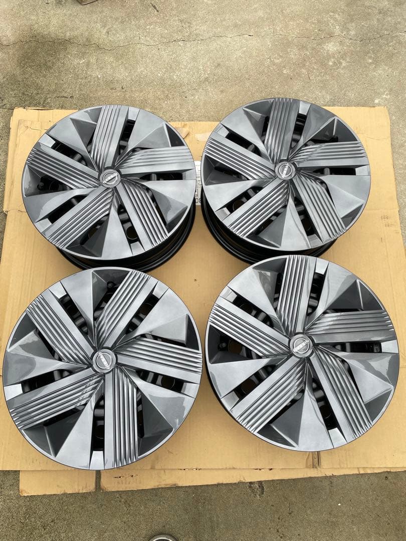 日産　ノート　E13 純正ホイール　ホイールキャップ　セット　16インチ