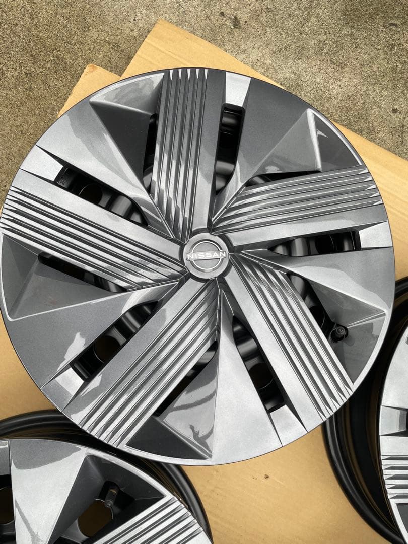 日産　ノート　E13 純正ホイール　ホイールキャップ　セット　16インチ