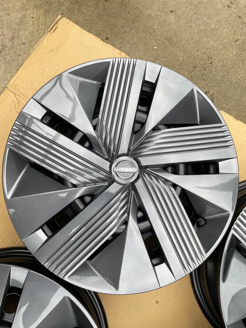 日産　ノート　E13 純正ホイール　ホイールキャップ　セット　16インチ