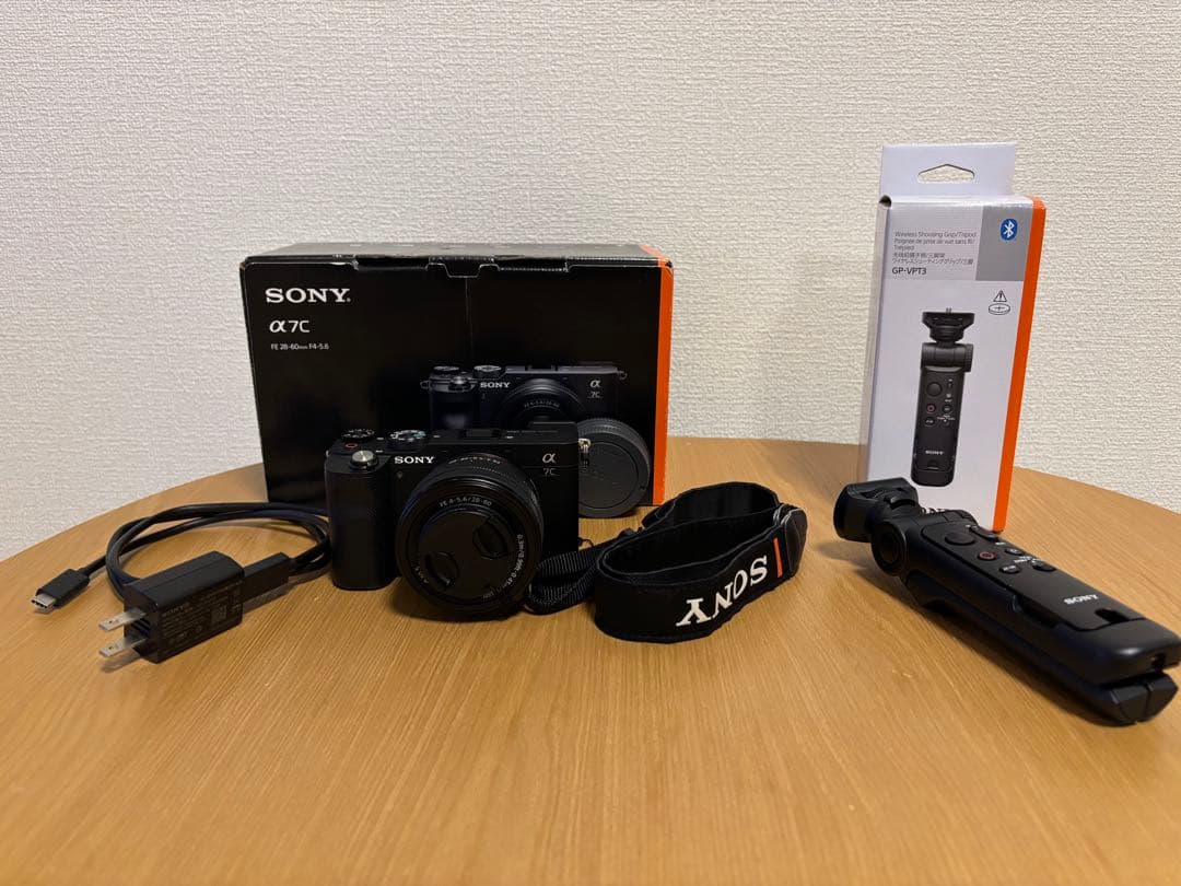 SONY α7c ブラック　ミラーレス一眼　ワイヤレスシューティンググリップ三脚
