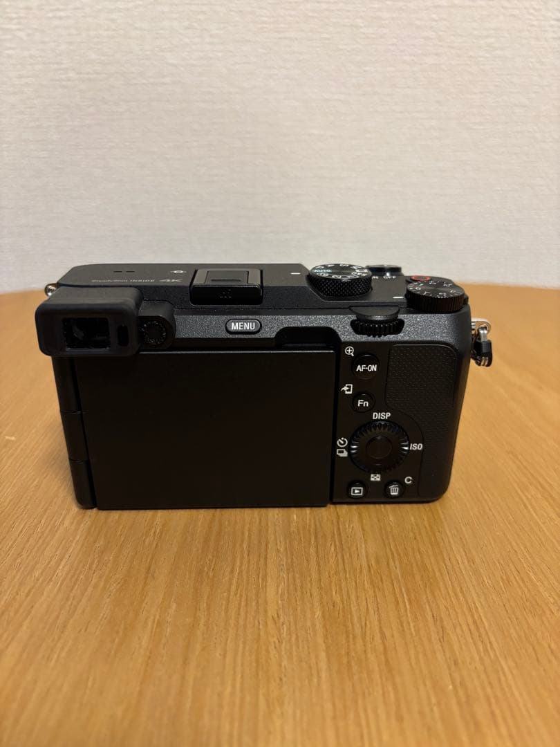 SONY α7c ブラック　ミラーレス一眼　ワイヤレスシューティンググリップ三脚