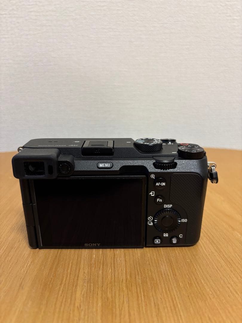 SONY α7c ブラック　ミラーレス一眼　ワイヤレスシューティンググリップ三脚