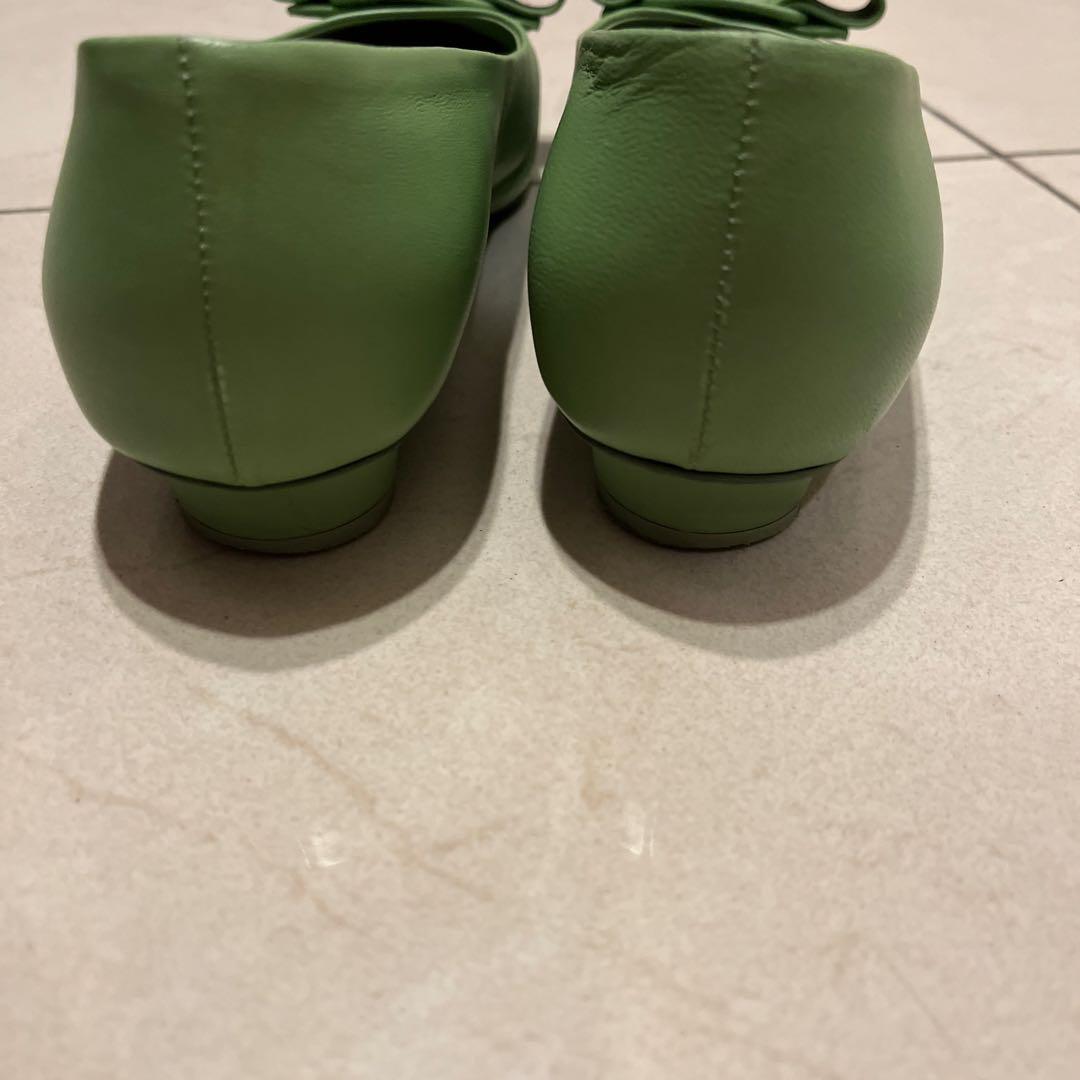 フェラガモ viva グリーン　6D