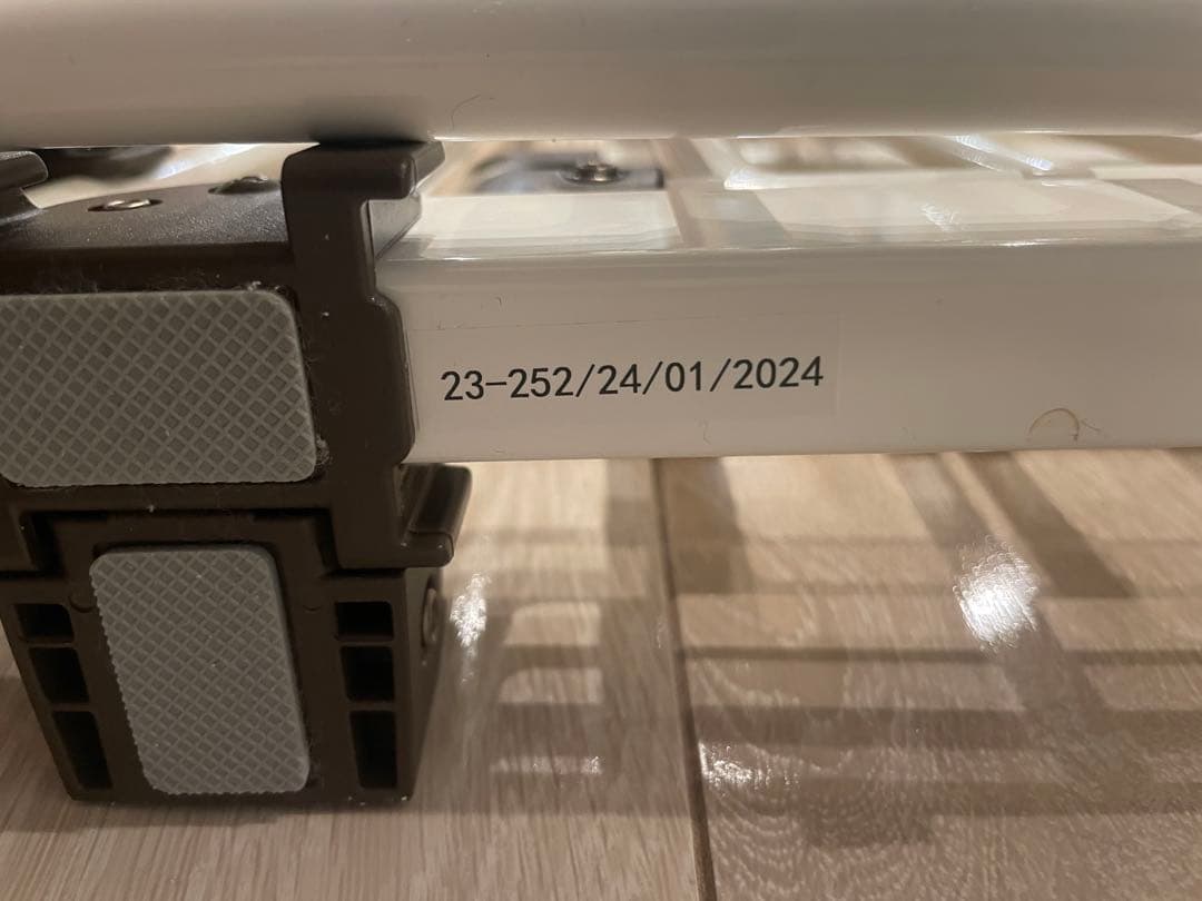 2024年製　日本育児　おくトビラS ホワイトスチール　ベビーゲート　中古