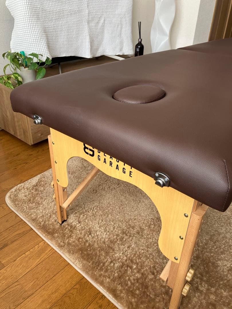 折りたたみベッド　エステ　マッサージ　セラピスト　木製ベッド