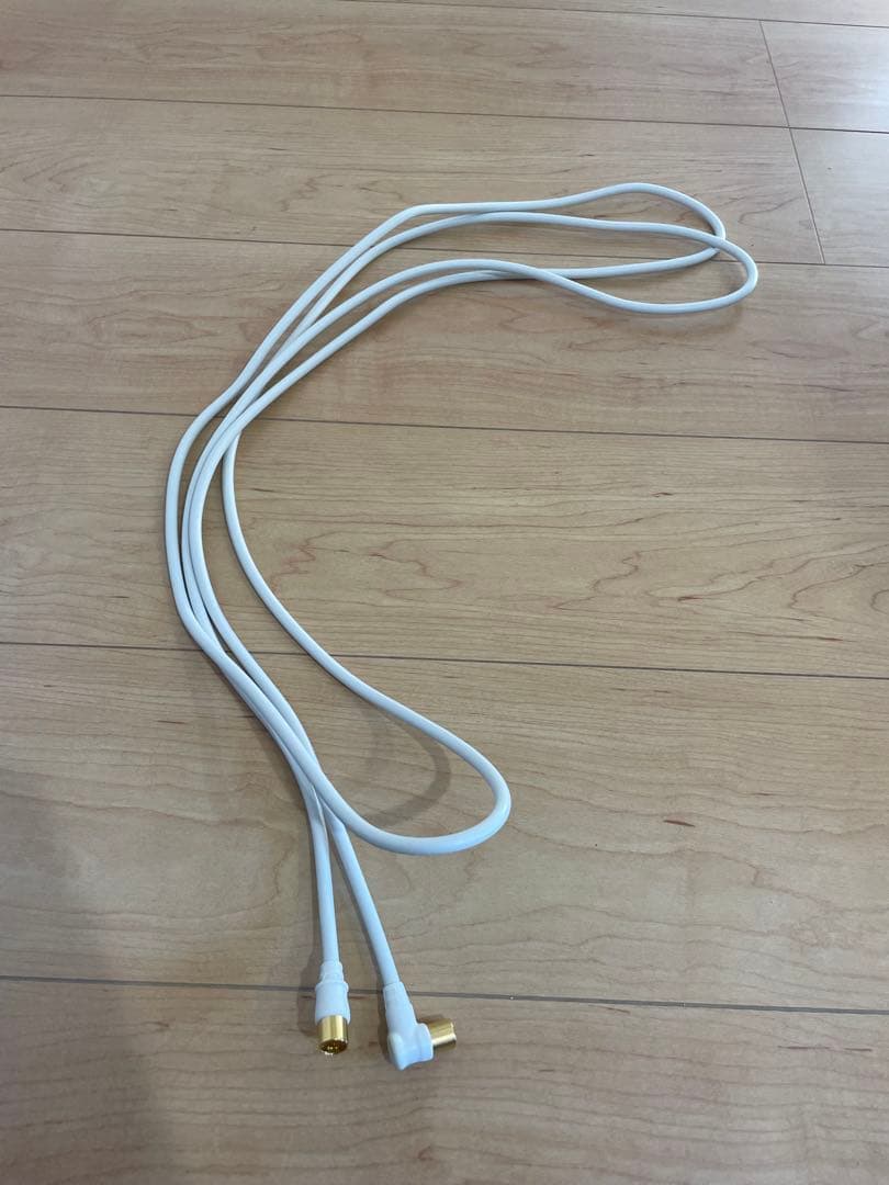 LED液晶テレビ 32インチ2022年製HDMI USB 端子搭載