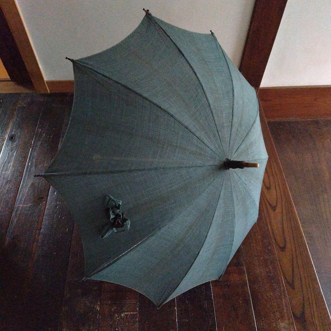 藍染麻地の日傘 花の装飾付き