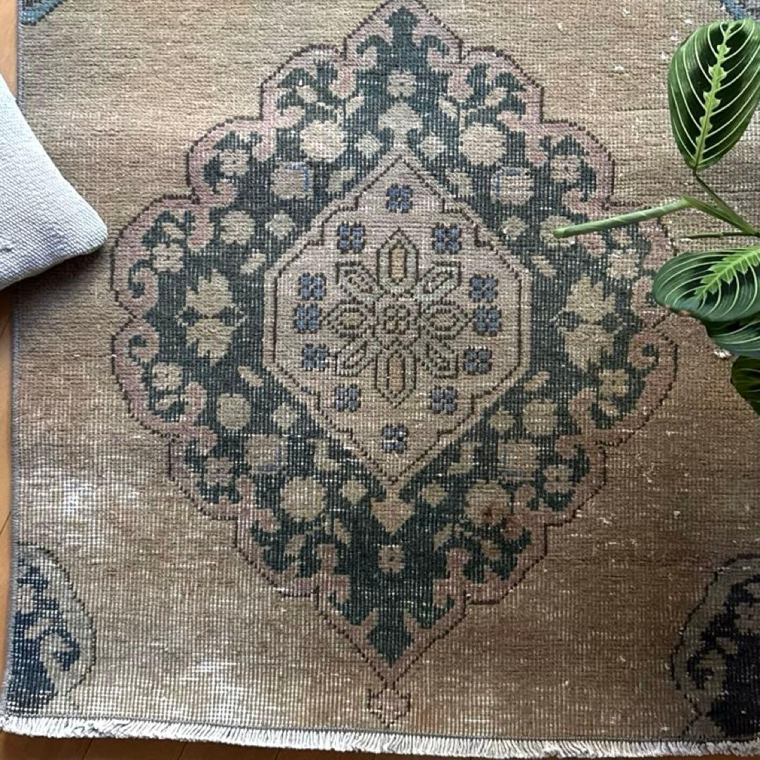 専用ページ　67×139 カーキベージュ　色褪せカラー　トルコヴィンテージラグ