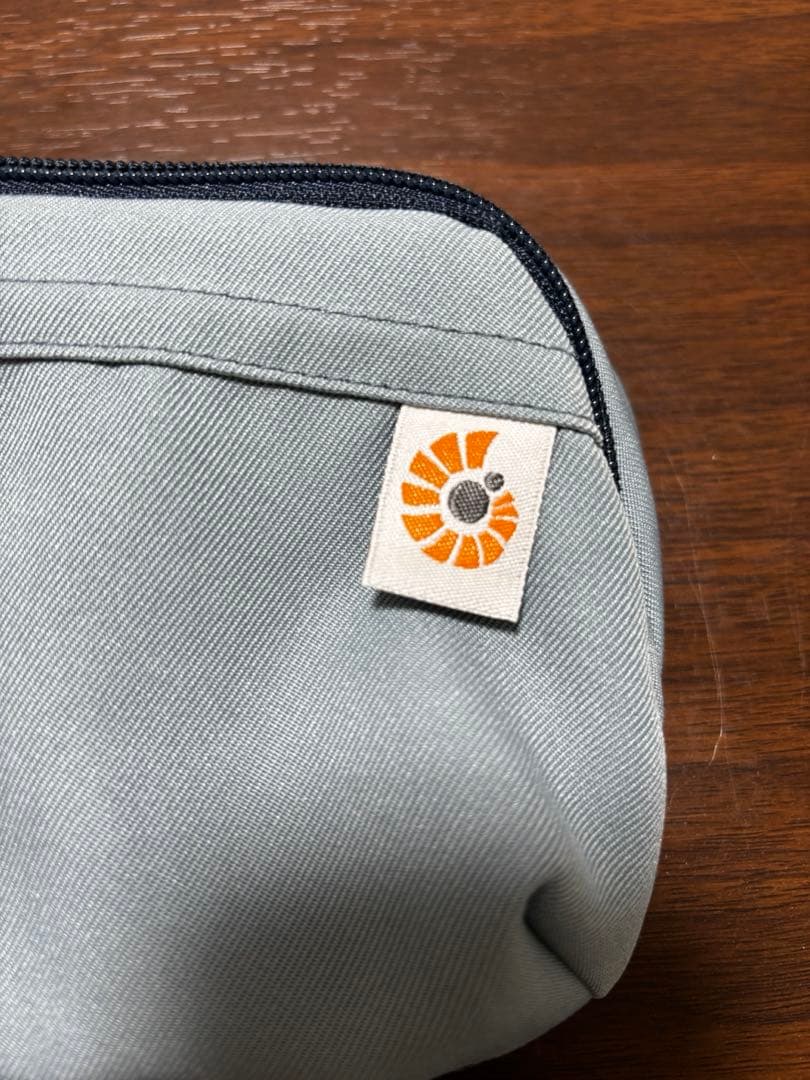 こび 【美品】ergobaby オムニブリーズ