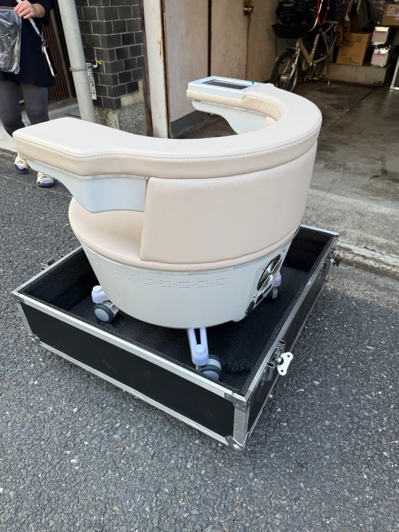 即日発送可能！ベージュ！骨盤底筋トレ一ニングチェア EMS 電磁パルスチェア