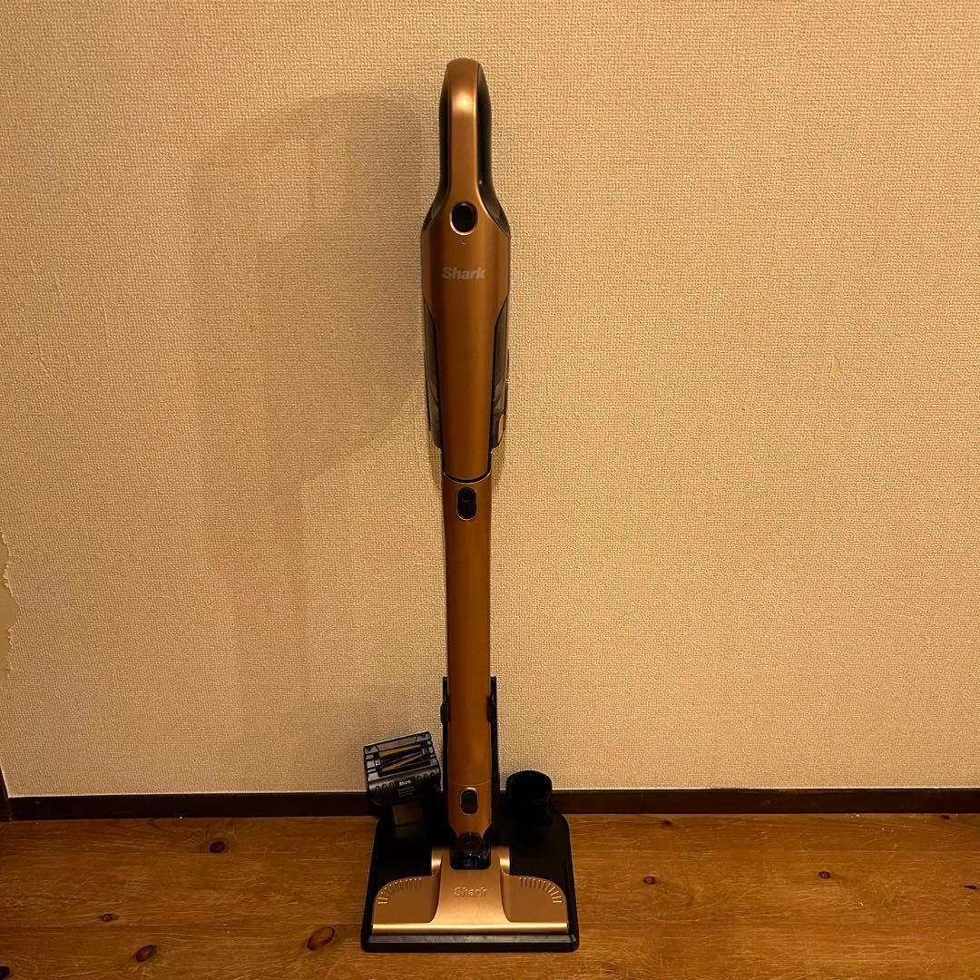 美品　Shark 掃除機　ハンディクリーナー ピンクゴールド　CH966JLC