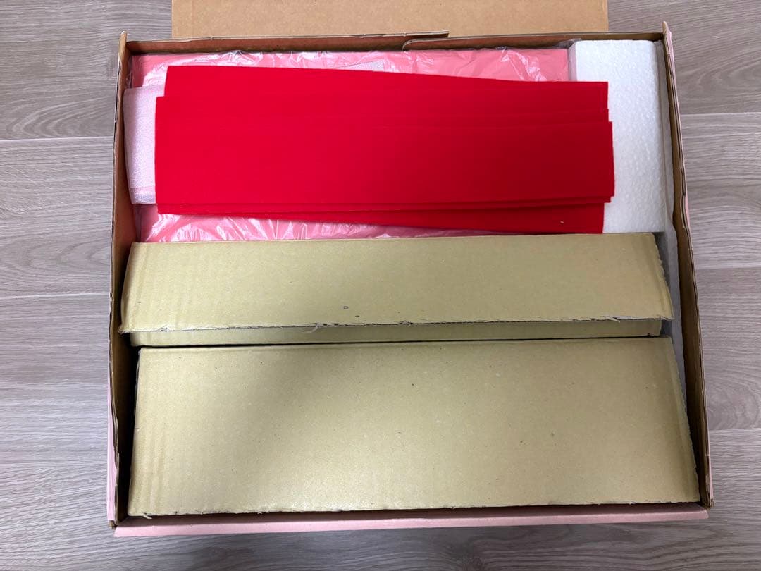 はろうきてぃ雛 吉徳大光1999年度 紅梅模様桃山屏風