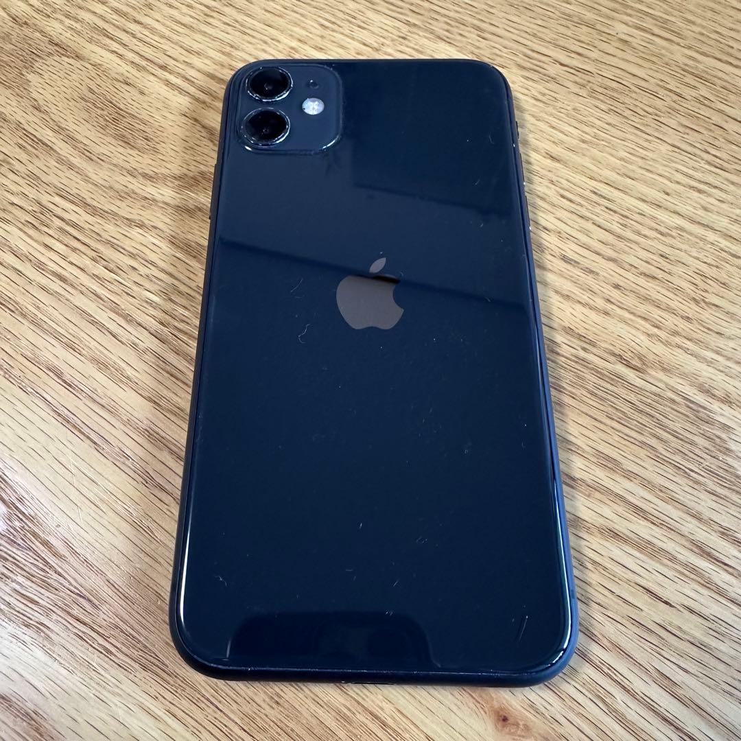 iPhone 11 本体　　　　iFaceケース付き　128G