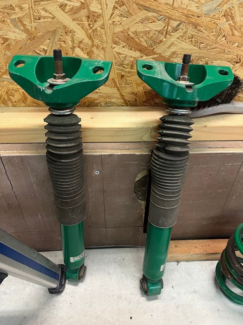 50プリウス　TEIN 車高調