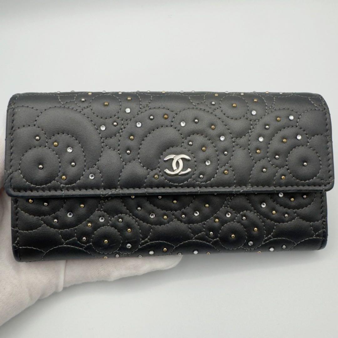 国内正規品　シャネル財布　マトラッセ　カメリア　フラップウォレット　ラムスキン