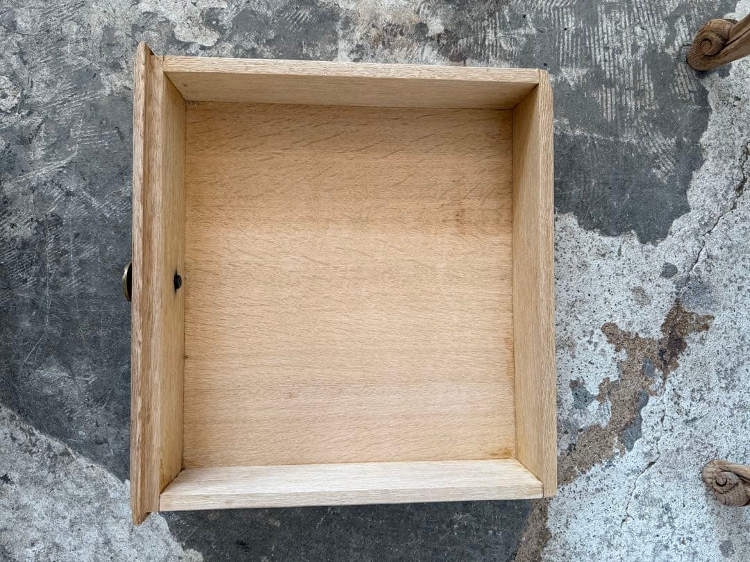 ビンテージ ベッドサイドドロワーキャビネット　ベッドサイドテーブル 剥離