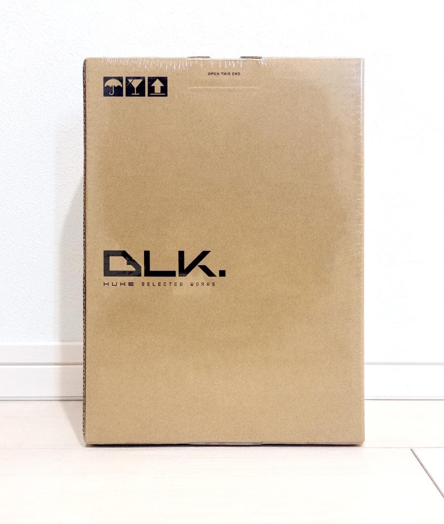 イラストレーターhuke氏初画集 「BLK」 限定版（figma BRSB同梱）