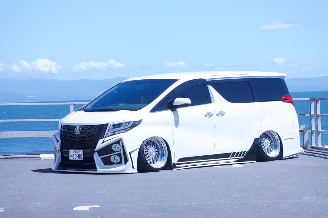 チェリオ 30アルファード前期 AMSアイラインガーニッシュ