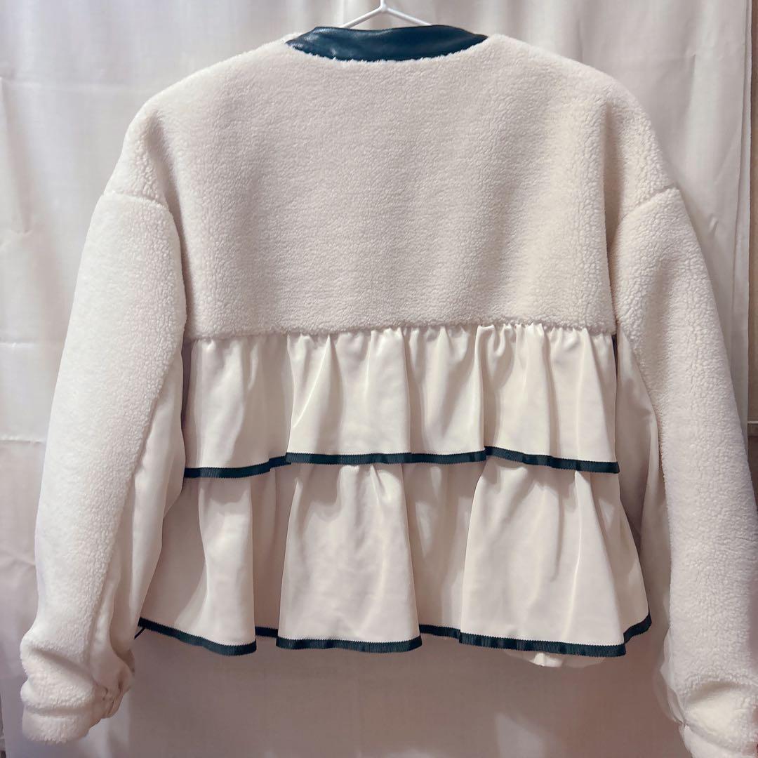 Eimee Lawバックフリルショートボアブルゾン アイボリー