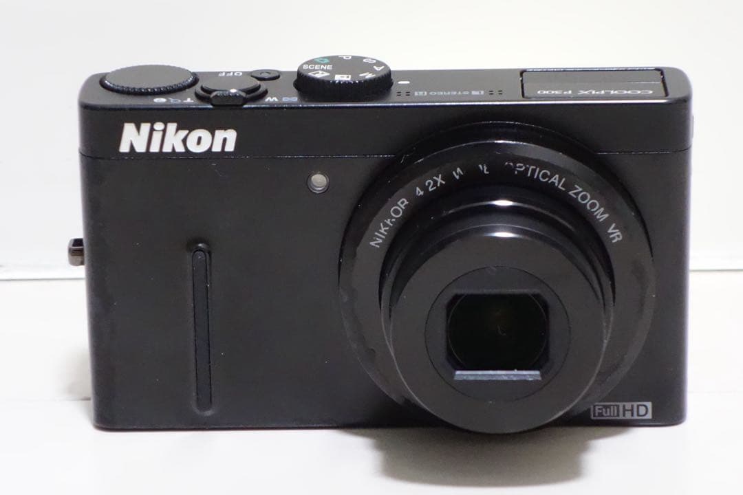 動作しました 高級 オールドコンデジ COOLPIX P300 Nikon