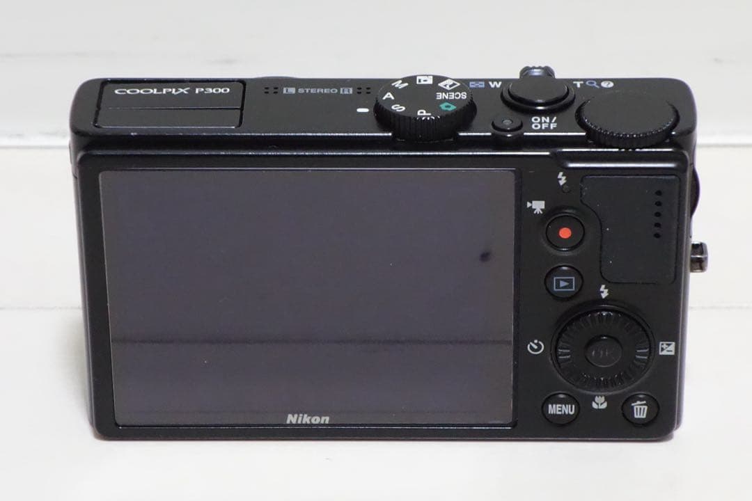 動作しました 高級 オールドコンデジ COOLPIX P300 Nikon