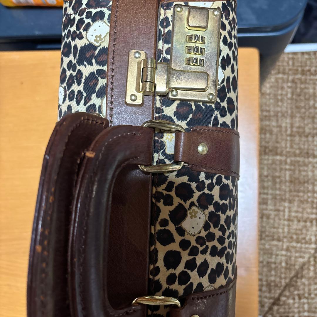 最終値下げ！キティちゃんボストンバッグ