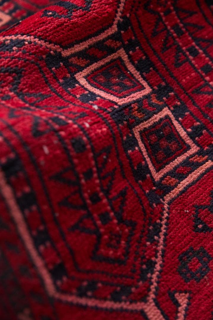 ヴィンテージラグ　ペルシャ絨毯　トライバルラグ　（193×102cm）赤　黒