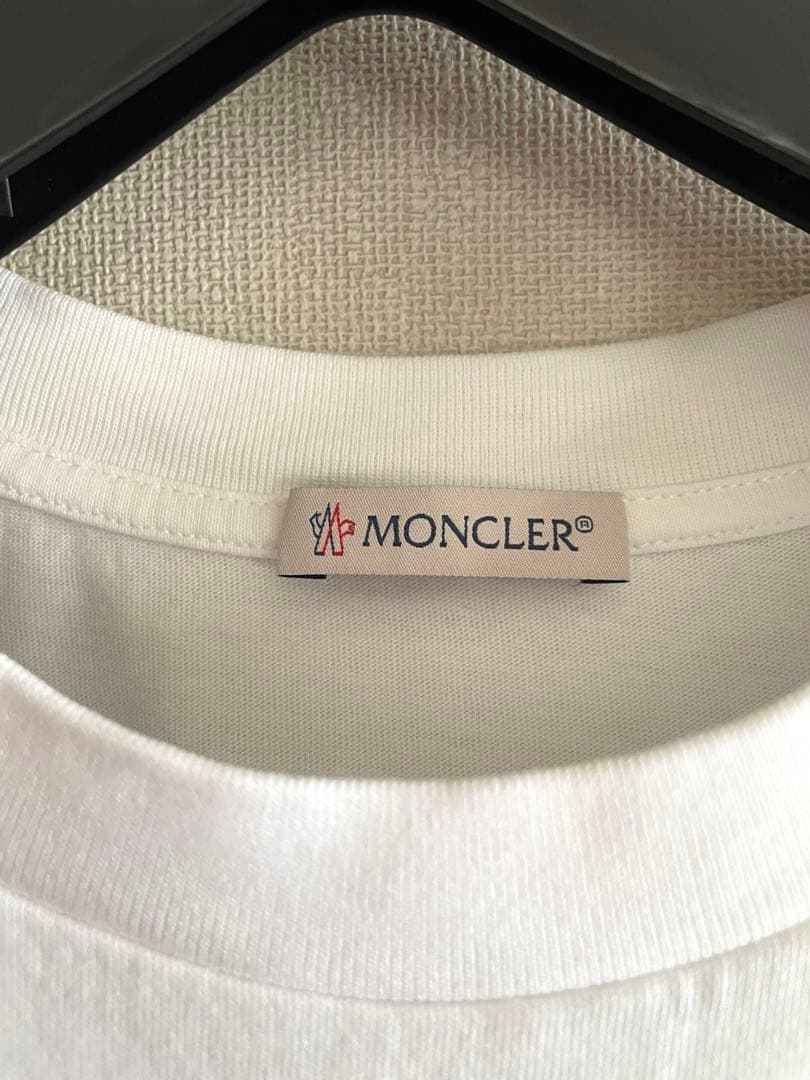 j*j様 モンクレール　ブラック刺繍ロゴTシャツ　Ｍ　 極美品