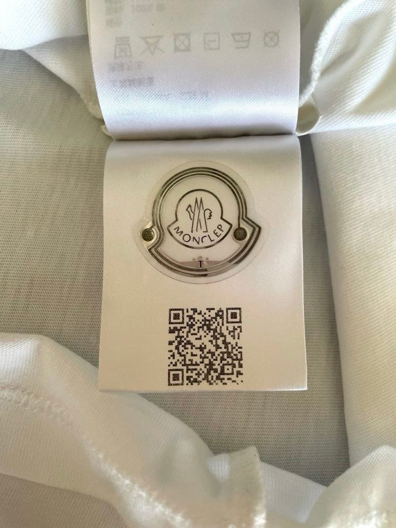 j*j様 モンクレール　ブラック刺繍ロゴTシャツ　Ｍ　 極美品