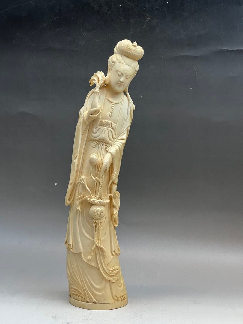 ［美品］女像 極上白象　1100g置物　送料込み