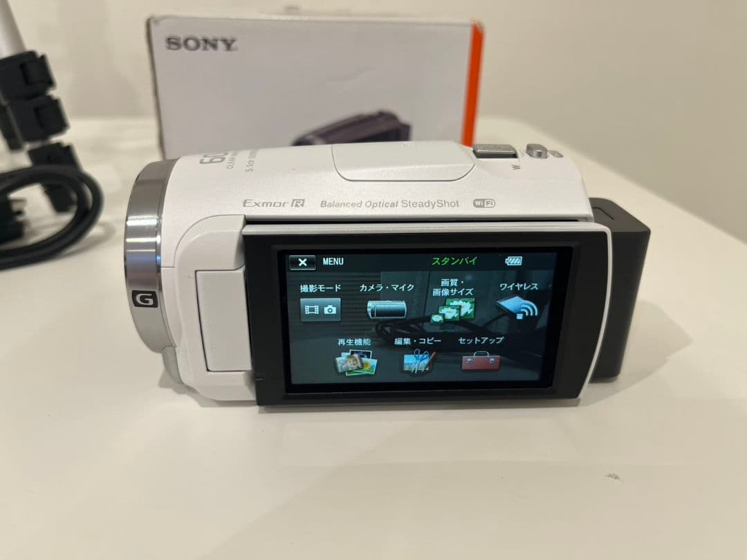 18年製　SONYビデオカメラHDR-CX680三脚付き