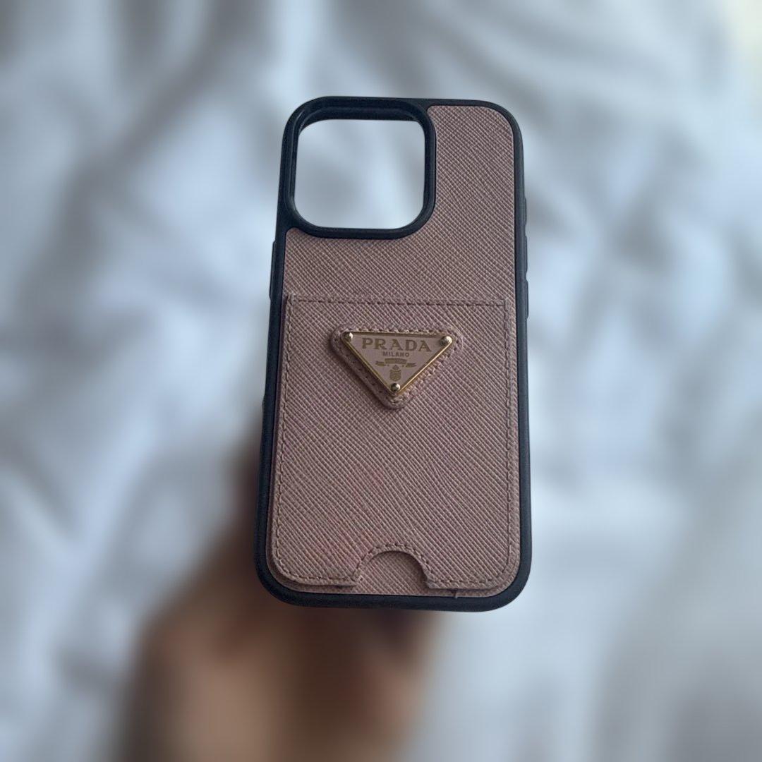 PRADA ピンクレザー iPhoneケース 16Pro
