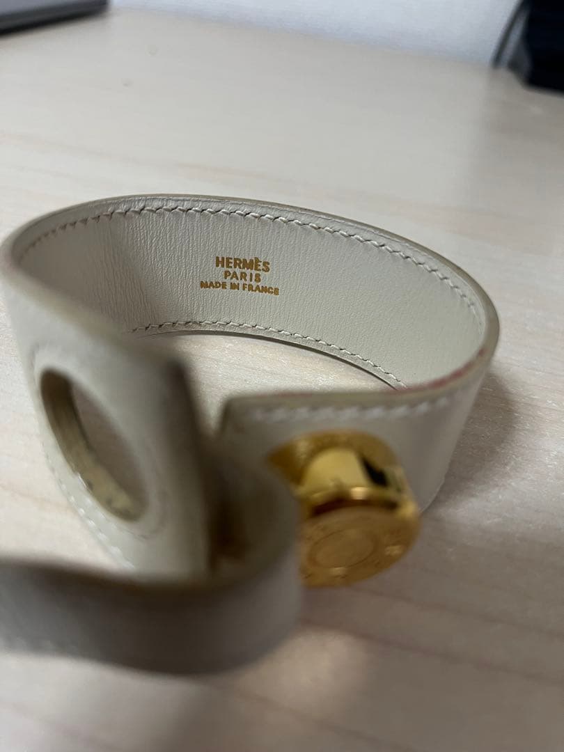 HERMÈS ベージュ レザーバングル