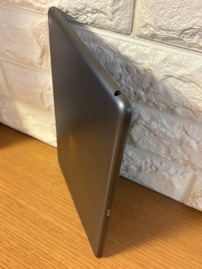 中古Apple iPad (第8世代) 32GB スペースグレー