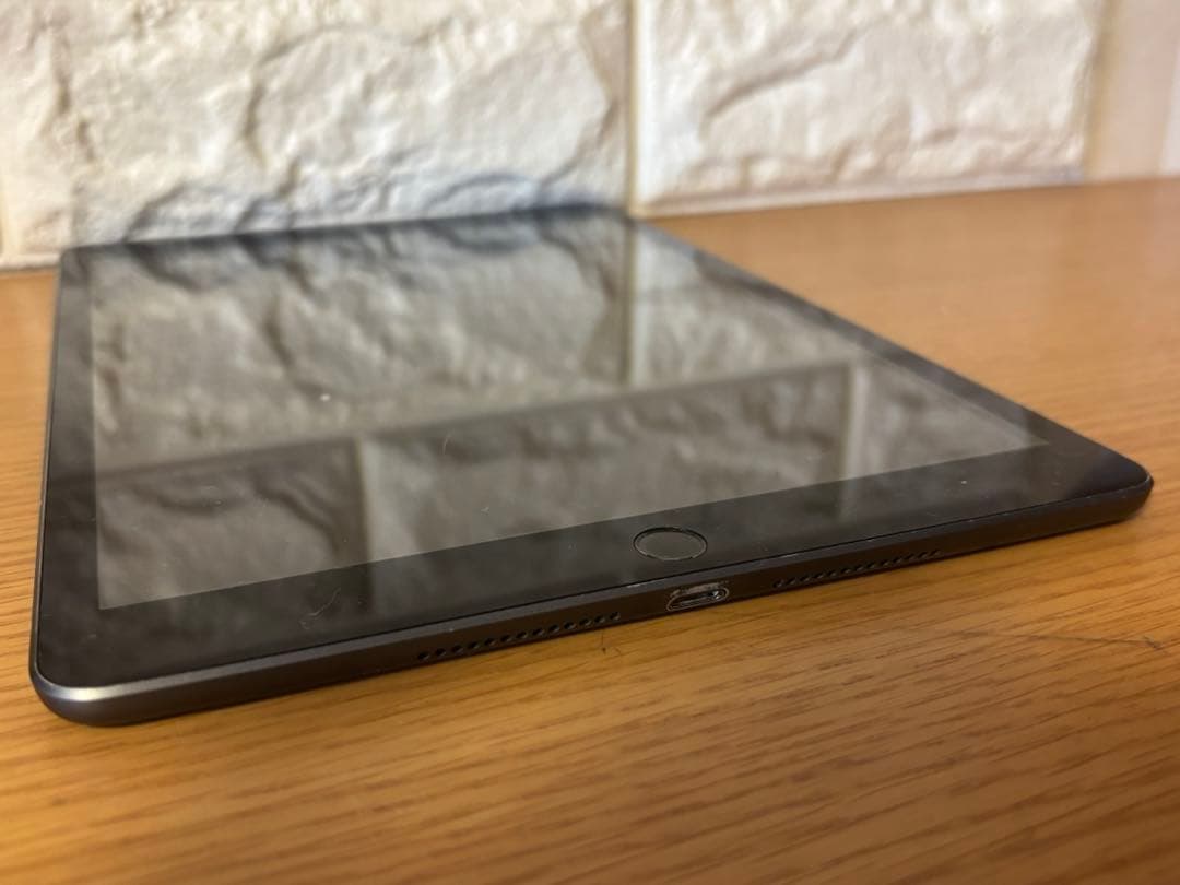 中古Apple iPad (第8世代) 32GB スペースグレー