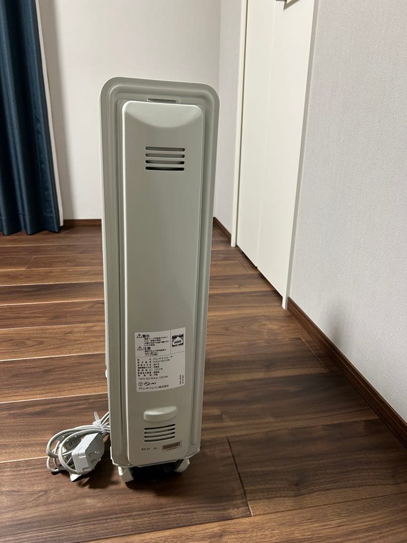 デロンギ　オイルヒーター　液晶表示　エコ運転機能