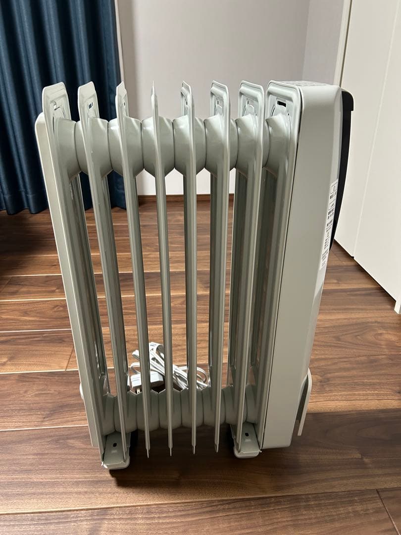 デロンギ　オイルヒーター　液晶表示　エコ運転機能