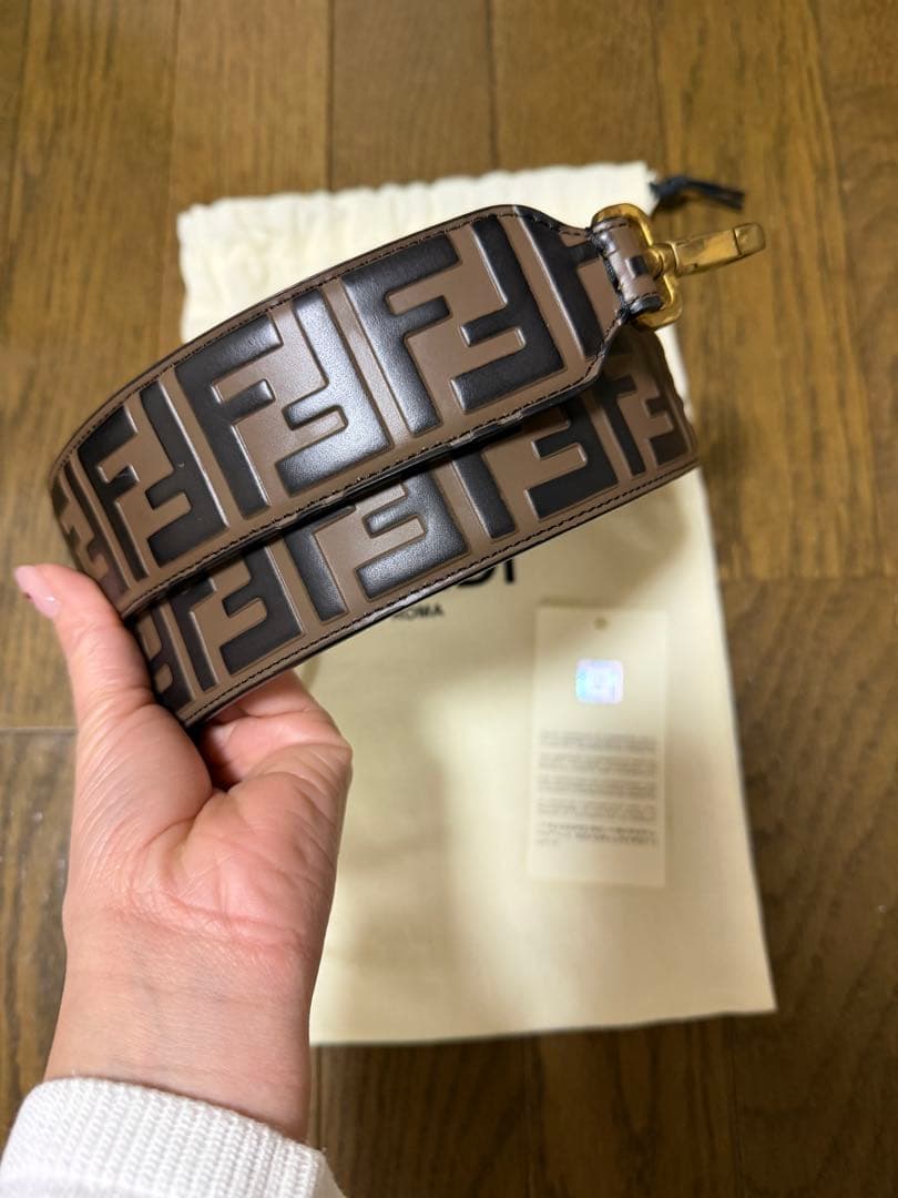 m　新品未使用！FENDIショルダーストラップ