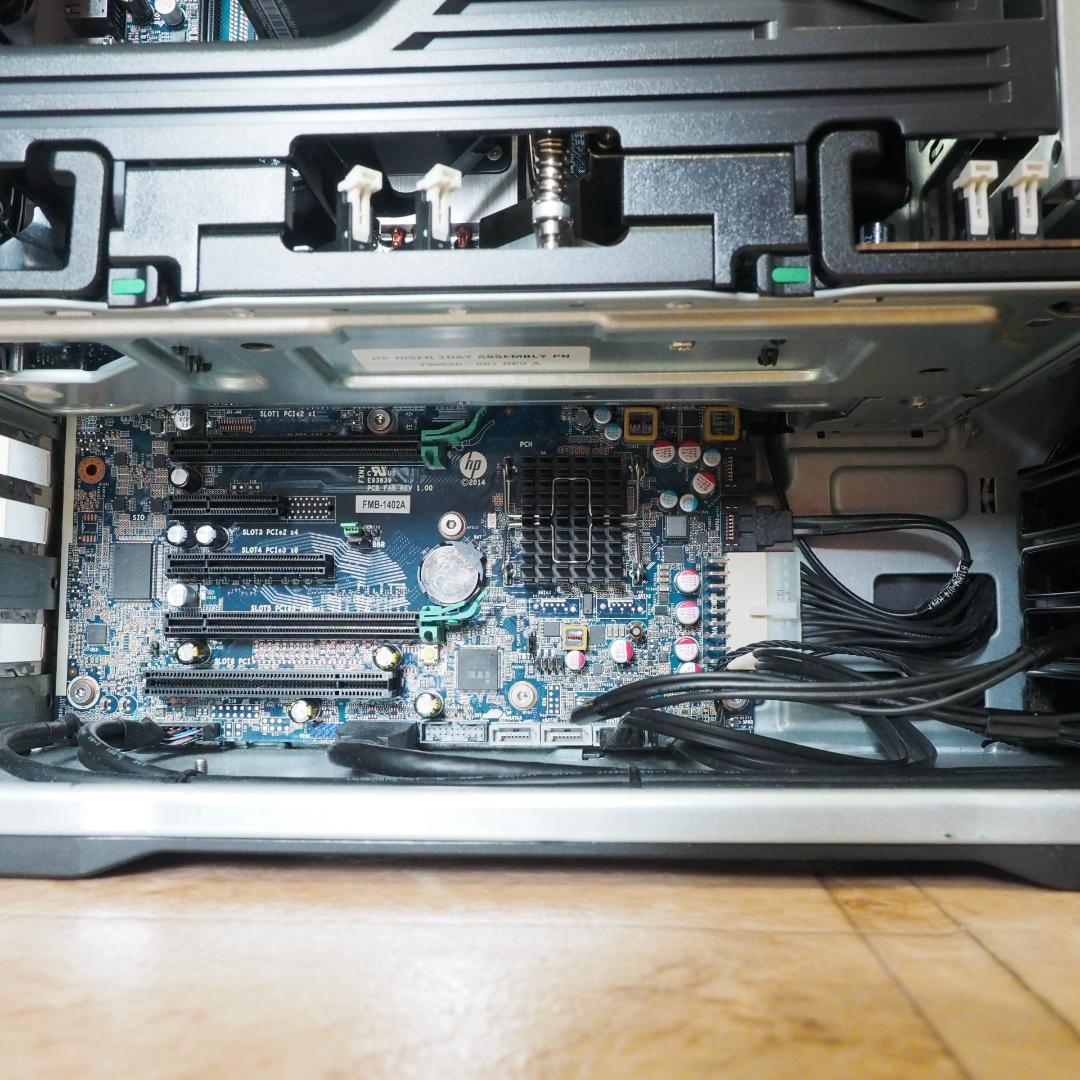 HP Z640 デュアルCPU/メモリ/HDD/GPUなし 電源赤点滅 ジャンク